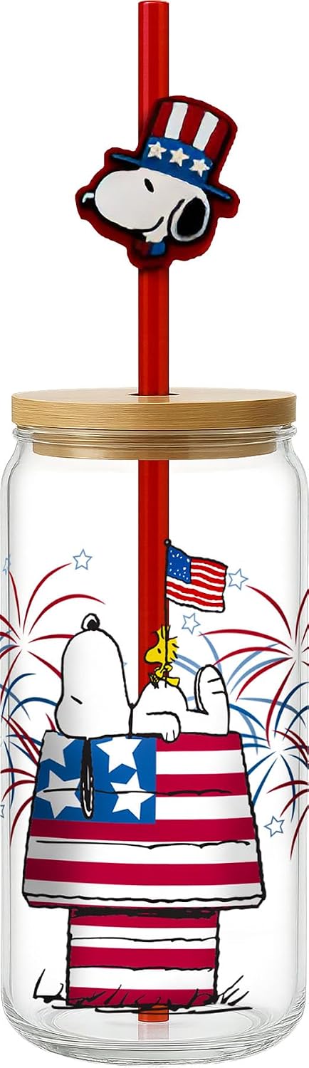 Spoontiques Snoopy Americana Glass w/Lid and Straw Charm, 20oz - 6.75" Tall Decorative Glass, Straw Included, Ideal for Hot & Cold Beverages