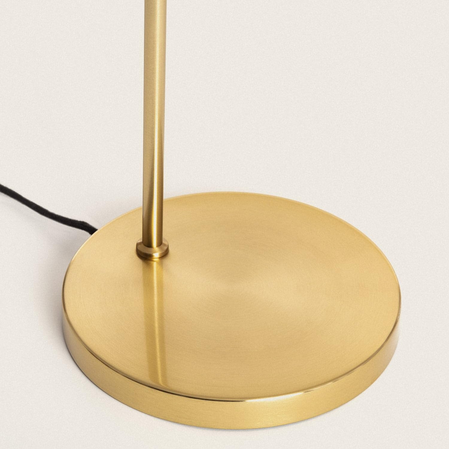 LEDKIA Lámpara de Pie Metal Bowlen Dorado