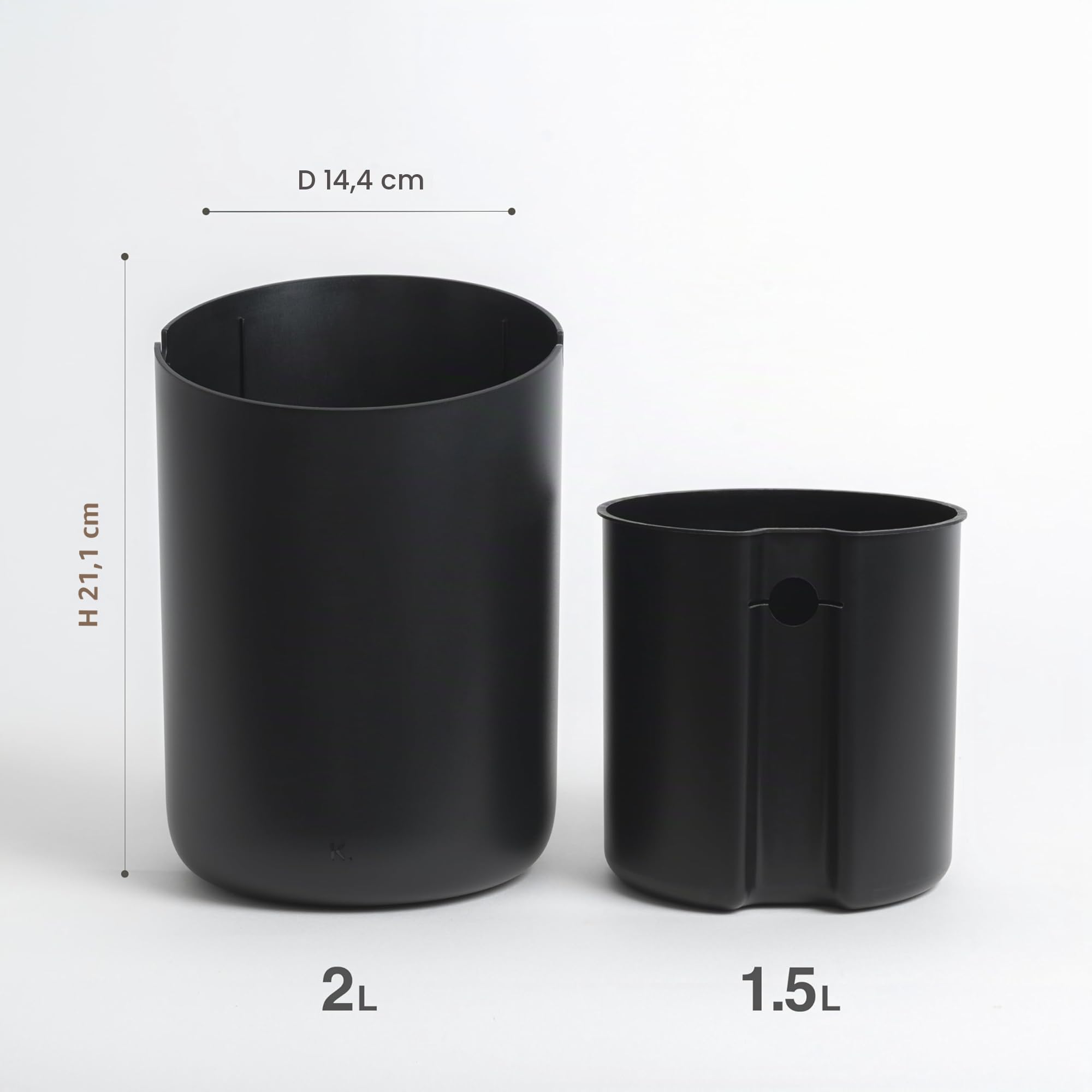 Kazai. Pequeña Papelera 'Tove' - 1,5L | Exclusivo Mini Cubo de Diseño de Berlín | Para el Baño, la Cocina y como Cubo de Mesa | Antideslizante, Cubo Interior | Negro