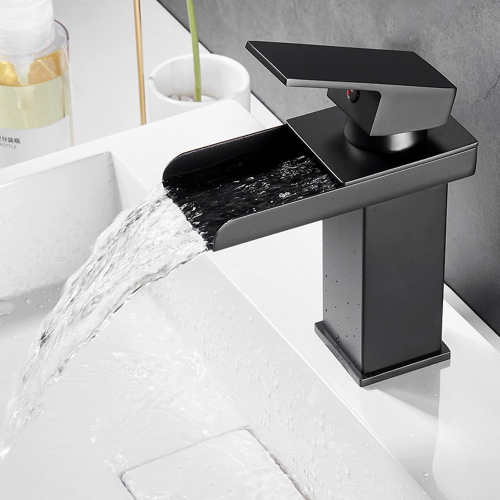 Robinet de salle de bain cascade mitigeur chaud froid pour évier noir mat
