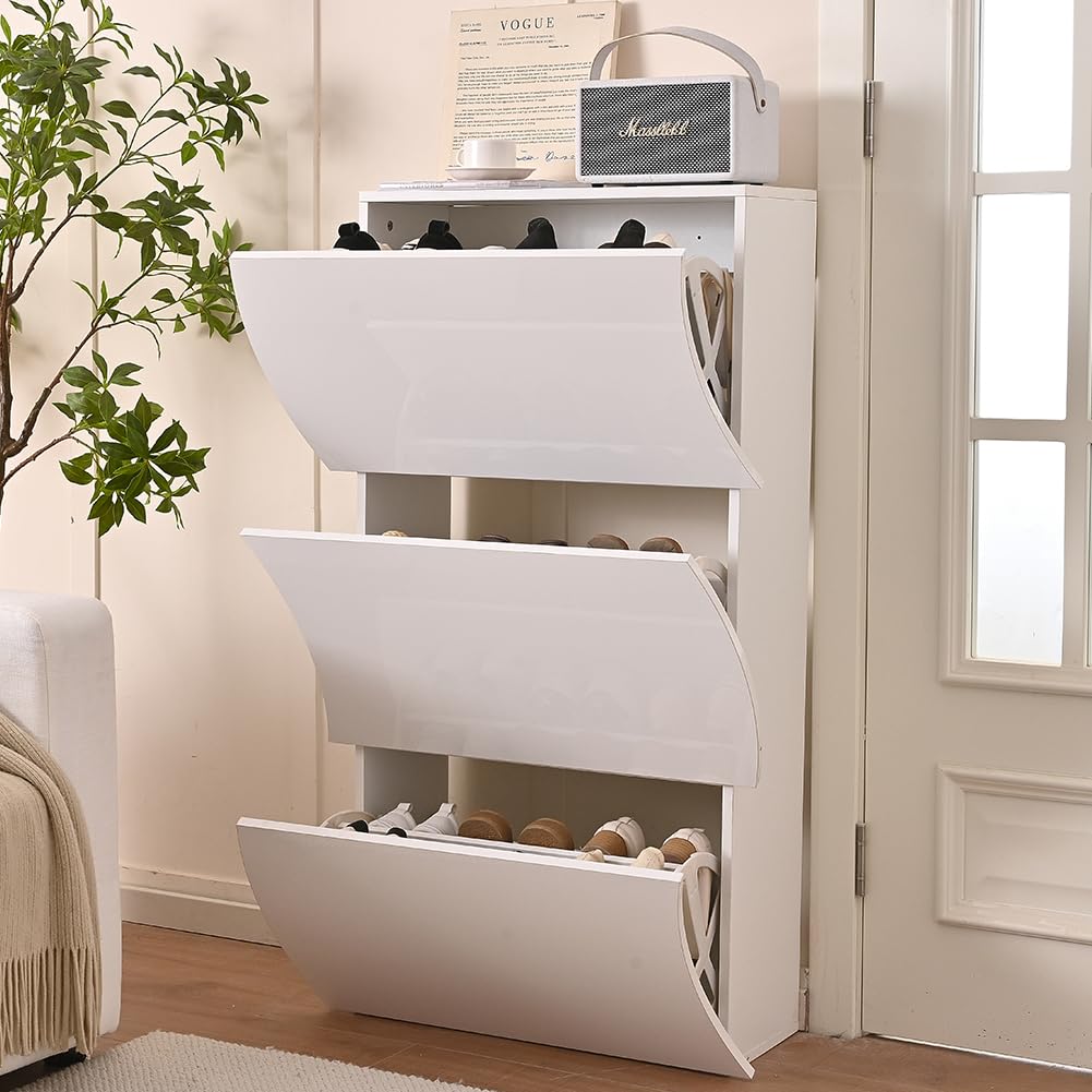 Shally Dogan Scarpiera Ondulata in Legno con Finitura Lucida Bianco, Porta Scarpe Salvaspazio con Ante a Ribalta Doppia Profondità, Portascarpe Slim per Ingresso, Cameretta, Soggiorno (3 Ante)