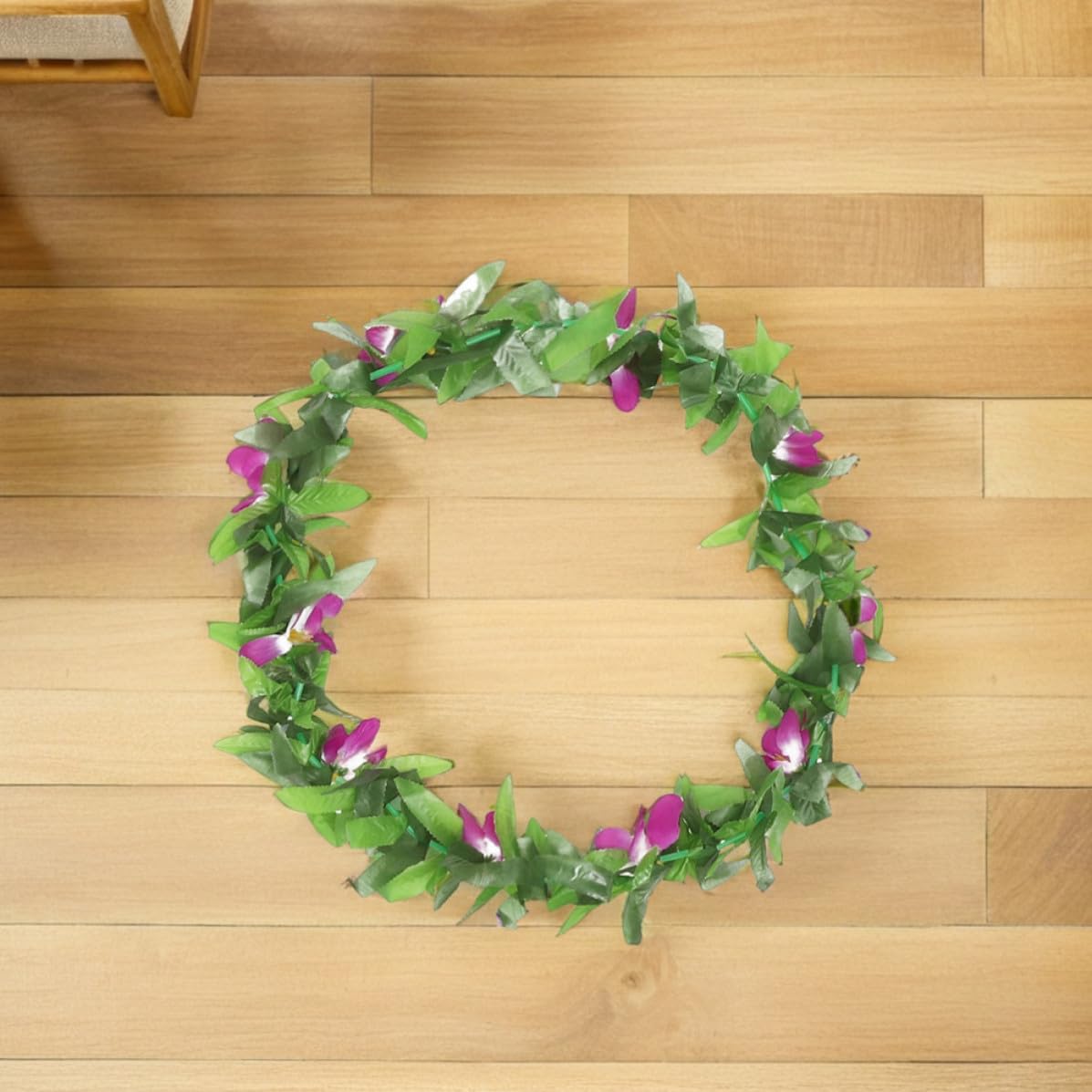 Healvian Juego de 12 Piezas de Collares Hawaianos Flores Vibrantes y Hojas Verdes, Decoracion Fiesta Verano para Celebraciones Tropicales y Hawaianas