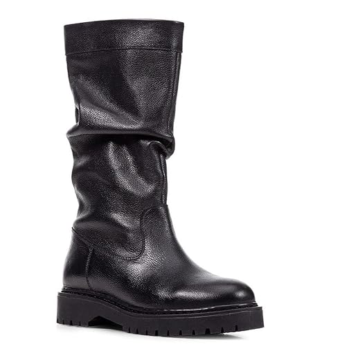 Geox Femme D Bleyze H Bottines, Noir | Design urbain contemporain et tendance, les Bleyze sont des bottines idéales pour compléter les tenues décontractées du quotidien. Ce modèle réalisé en nappa souple donnera du mordant à n’importe quelle tenue.