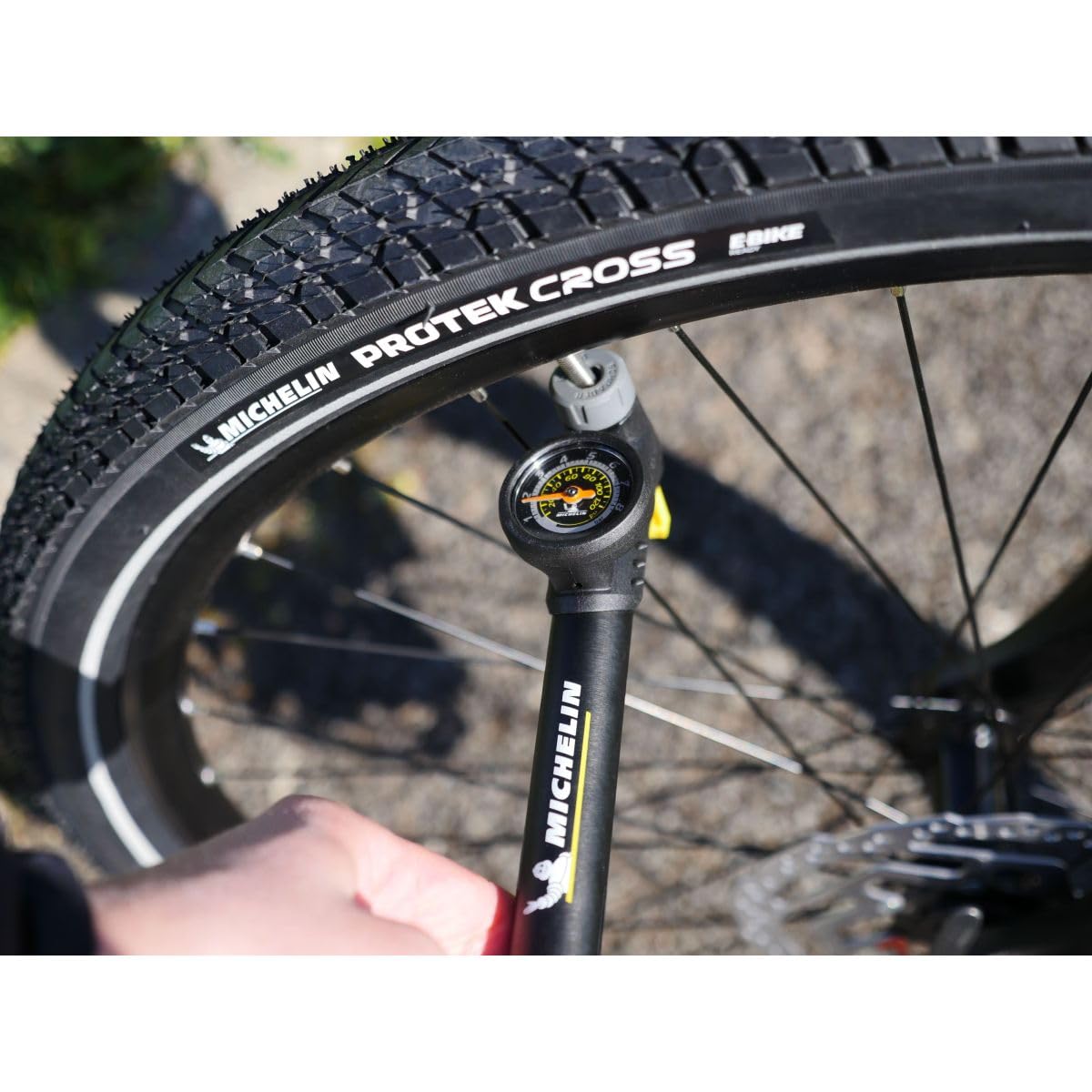 Mini Pompe Vélo Michelin Clever Valve AIR Tech Pro Avec Manomètre - Gonflage Précis Jusqu'à 8 Bars