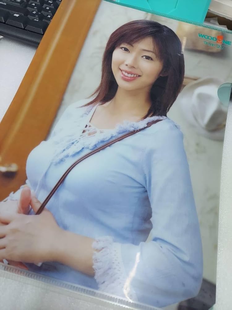 井上和香 切り抜き クリアファイル4冊 Amazon.co.jp: 井上和香 クリアファイル A4 開封 ウッドワン