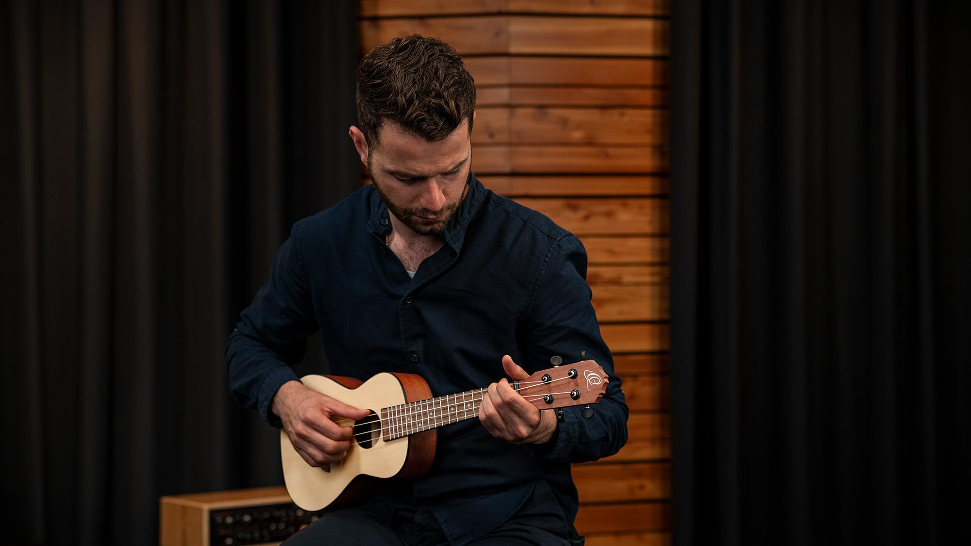 Ortega Guitars Ukulélé Concert Acoustique – Série Bonfire – Épicéa / Sapele, Naturel (RU4)