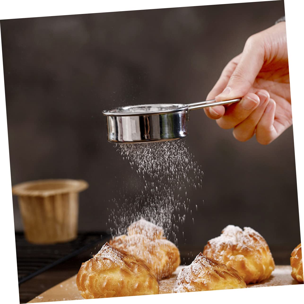 SHOWERORO 2pcs Stainless Steel Screen Sugar Shaker Duster Round Powder Sieve Sugar Duster Baking Round Powder Sifter Flour Dusting Wand Kitchen Sifter Metal Flour Sifter Round Sieve Mesh