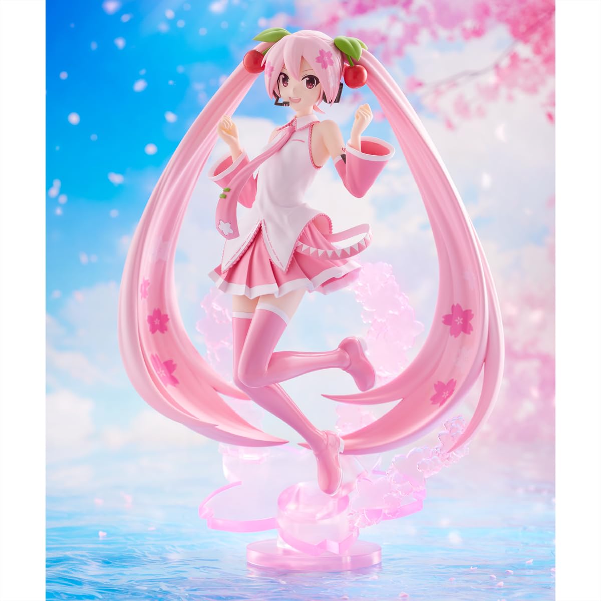 Amazon.co.jp: バンプレスト 初音ミク サクラミク 進化フィギュア : ホビー