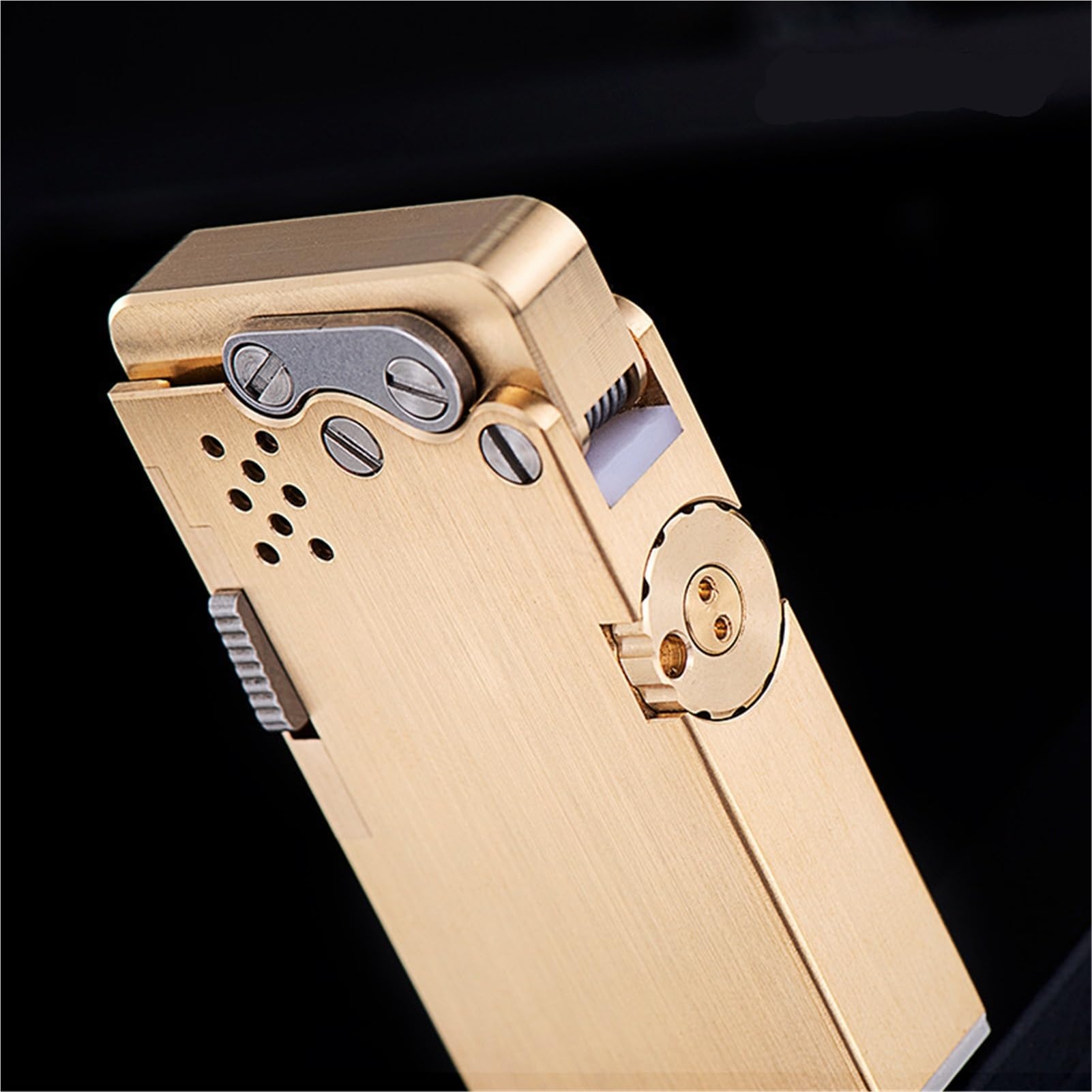 Briquet mécanique en cuivre au kérosène – Design coupe-vent avec 16 trous et verrouillage de sécurité – Idéal pour les affaires, les collections ou les cadeaux (carburant non inclus)