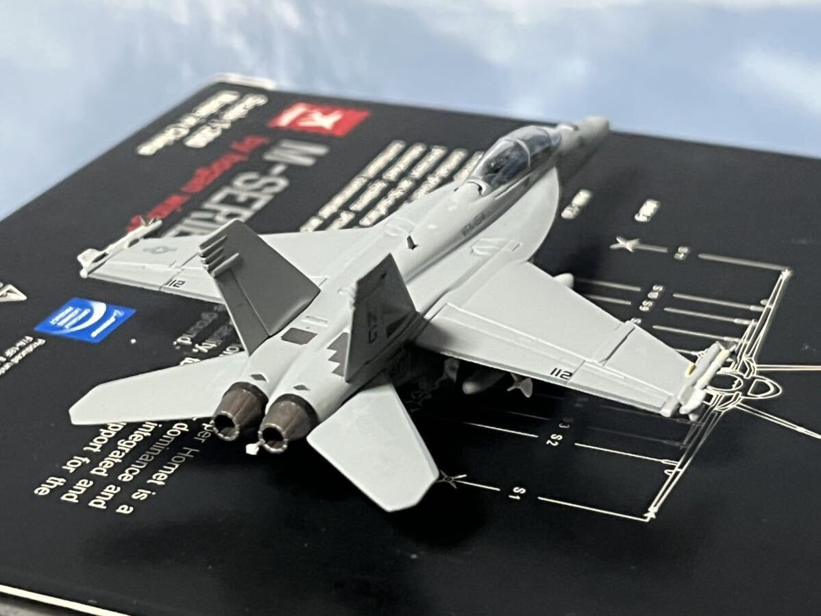 Amazon | ホーガン ウィングス製 Mシリーズ F/A-18F 1/200