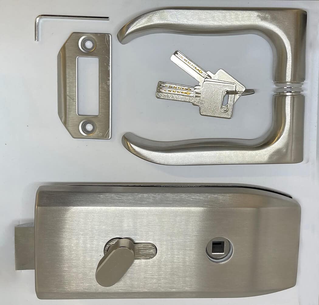 Serratura Per Porte A Battente In Lega Di Zinco, Installazione Senza Fori, Per Vetri Da 5 A 8 Mm, Con 2 Chiavi E Guarnizioni In Gomma E Decorative
