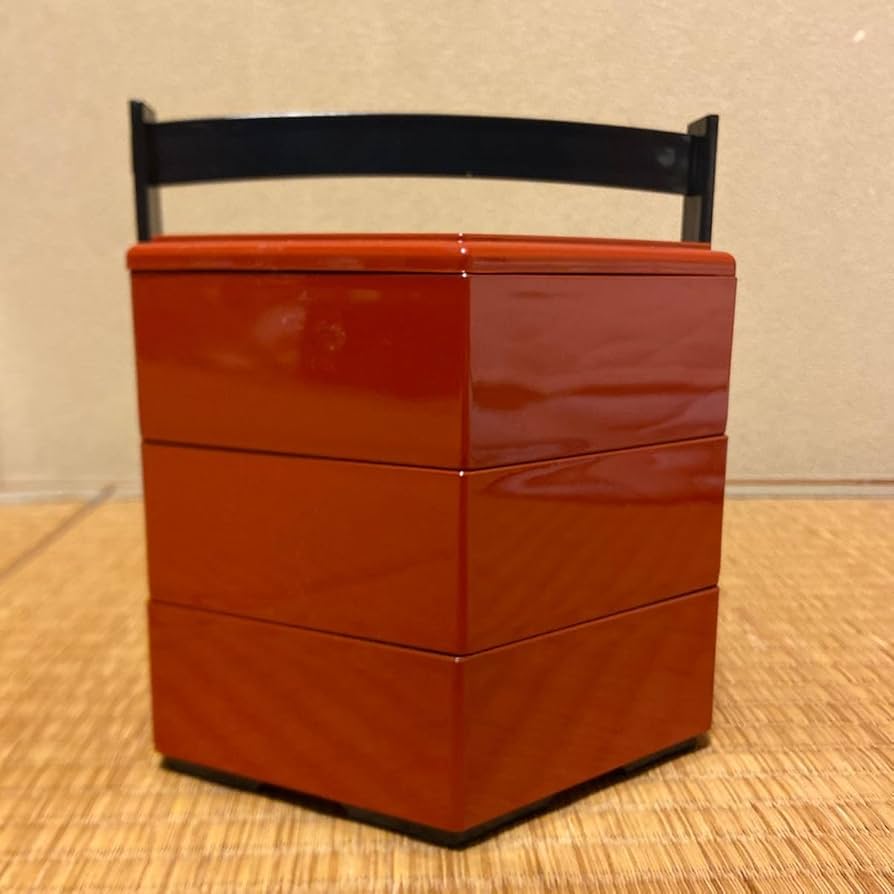 蒔絵　三段重　トヒオ　高さ16㎝　東な6-0611① 蒔絵 三段重 トヒオ 高さ16㎝ 東な6-0611①