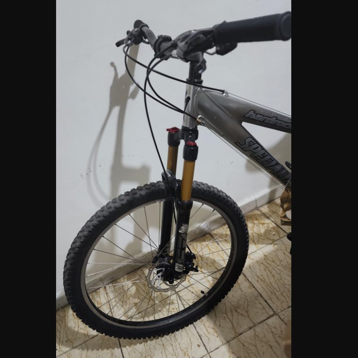 Zawieszenie pneumatyczne 26/27,5/29" widelec pneumatyczny do roweru górskiego z skokiem sprężyny 100 mm, rura stożkowa 1-1/2", ręczna blokada MTB, hamulec tarczowy QR 9 mm, XC AM widelec rowerowy