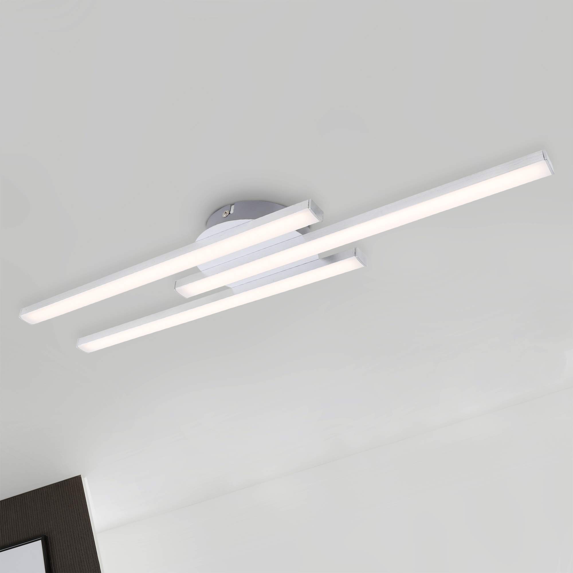 Briloner Leuchten lampa sufitowa LED, 3-punktowa, 18 W, 1440 lumenów, 3000 kelwinów, kolor aluminium, 565 x 120 x 43 mm (dł. x szer. x wys.), W, kolorowy aluminiowy
