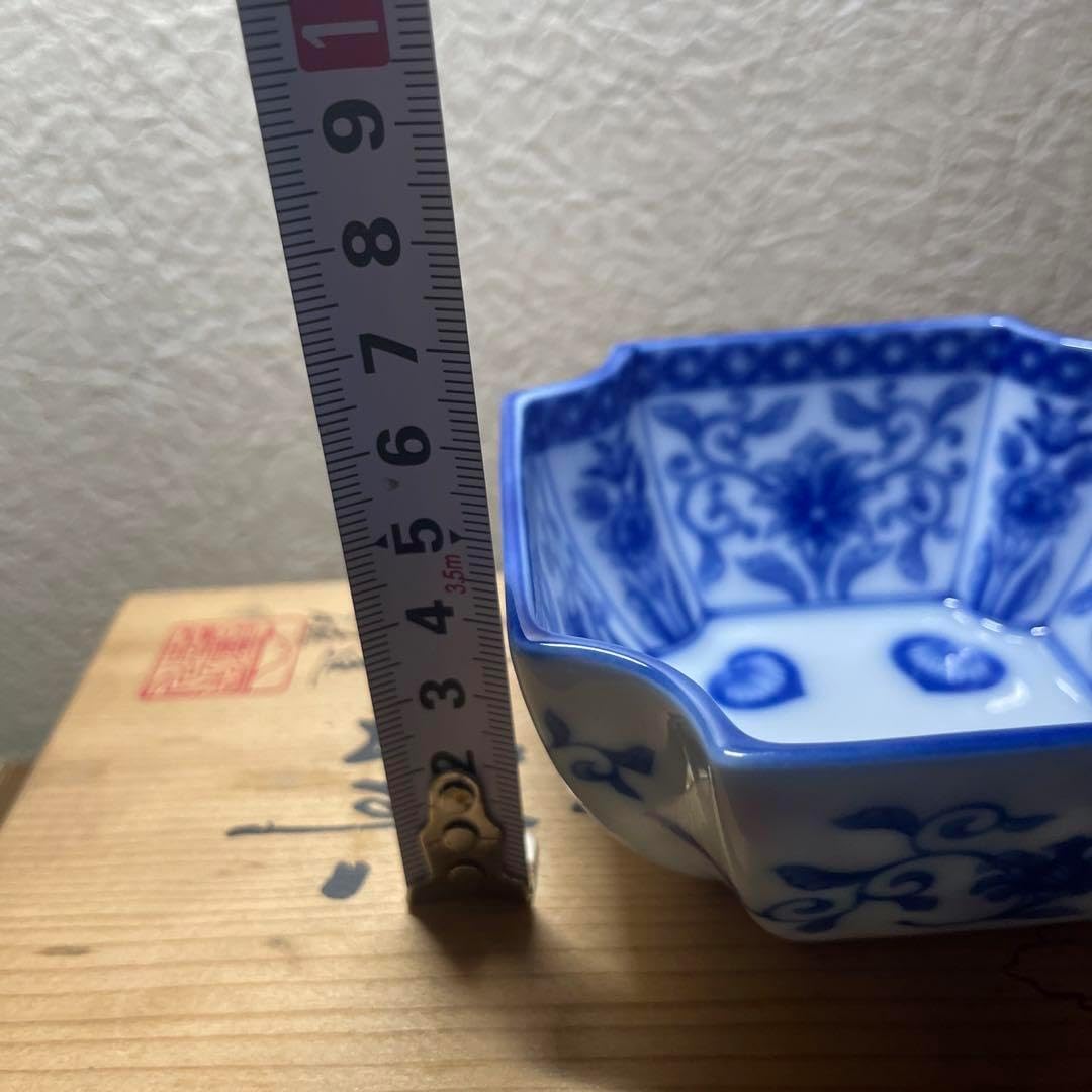 有田焼窯元 宮内庁御用達 深川製磁 染付 かぶと唐草 小付揃 角小鉢 有田焼窯元 宮内庁御用達 深川製磁 染付 かぶと唐草 小付揃 角小鉢