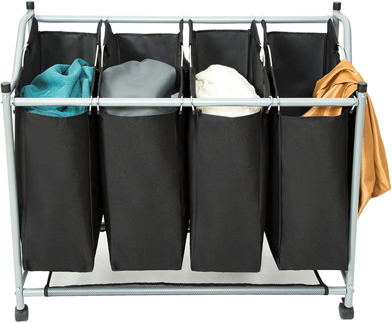 тазик с бельем. стол для белья в прачечную. сортировка одежды перед стиркой. грязное белье в стиральной машине. корзина для грязного белья.