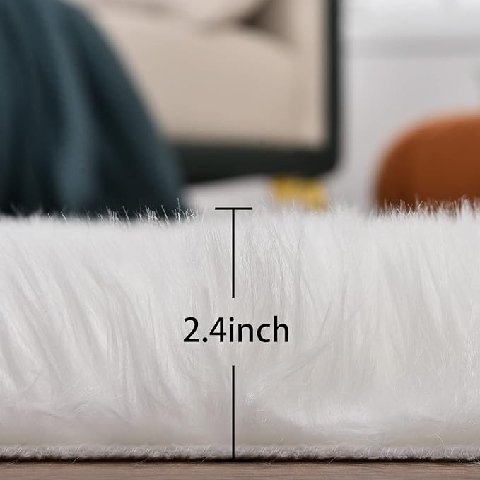 Alfombra blanca de piel sintética ORINOVA 2x4 pies lavable miniatura 2