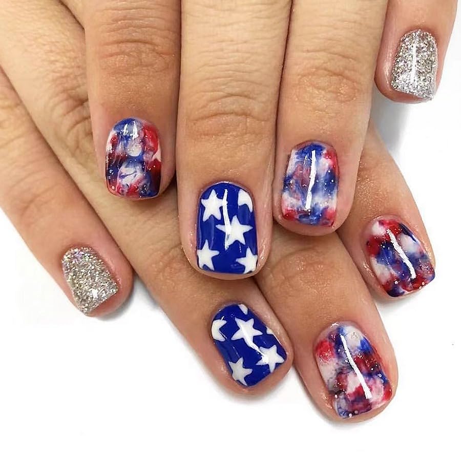 Independence Day Press on Nails Short Square Fake Nails Red Blue Gradient Stick on Nails Star Glue on Nails Glossy Shiny False Nails Full Cover
