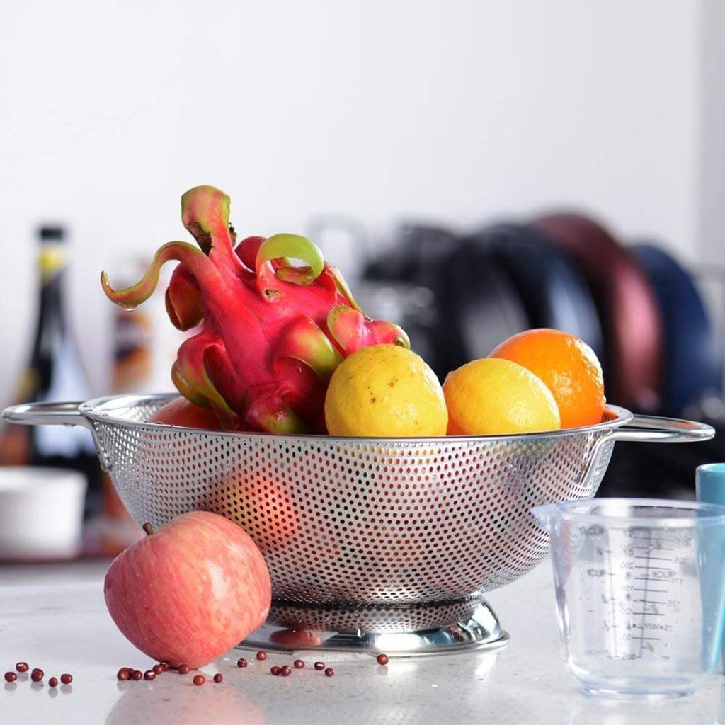 Stainless Steel Rice Washing Bowl, Microporous Large Capacity Mixing Bowl for Washing Vegetables Versatile for Fruits Food Strainers for Kitchen(Size:31CM,Color:Silver)