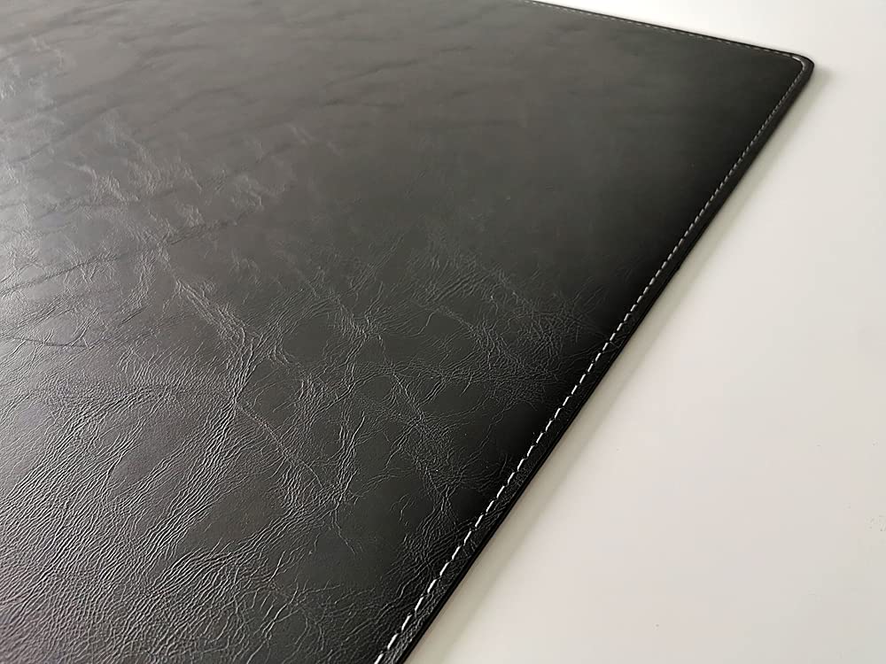 Gewinkelte Schreibtischunterlage mit Kantenschutz in Lora Leder 60 x 38 Schwarz