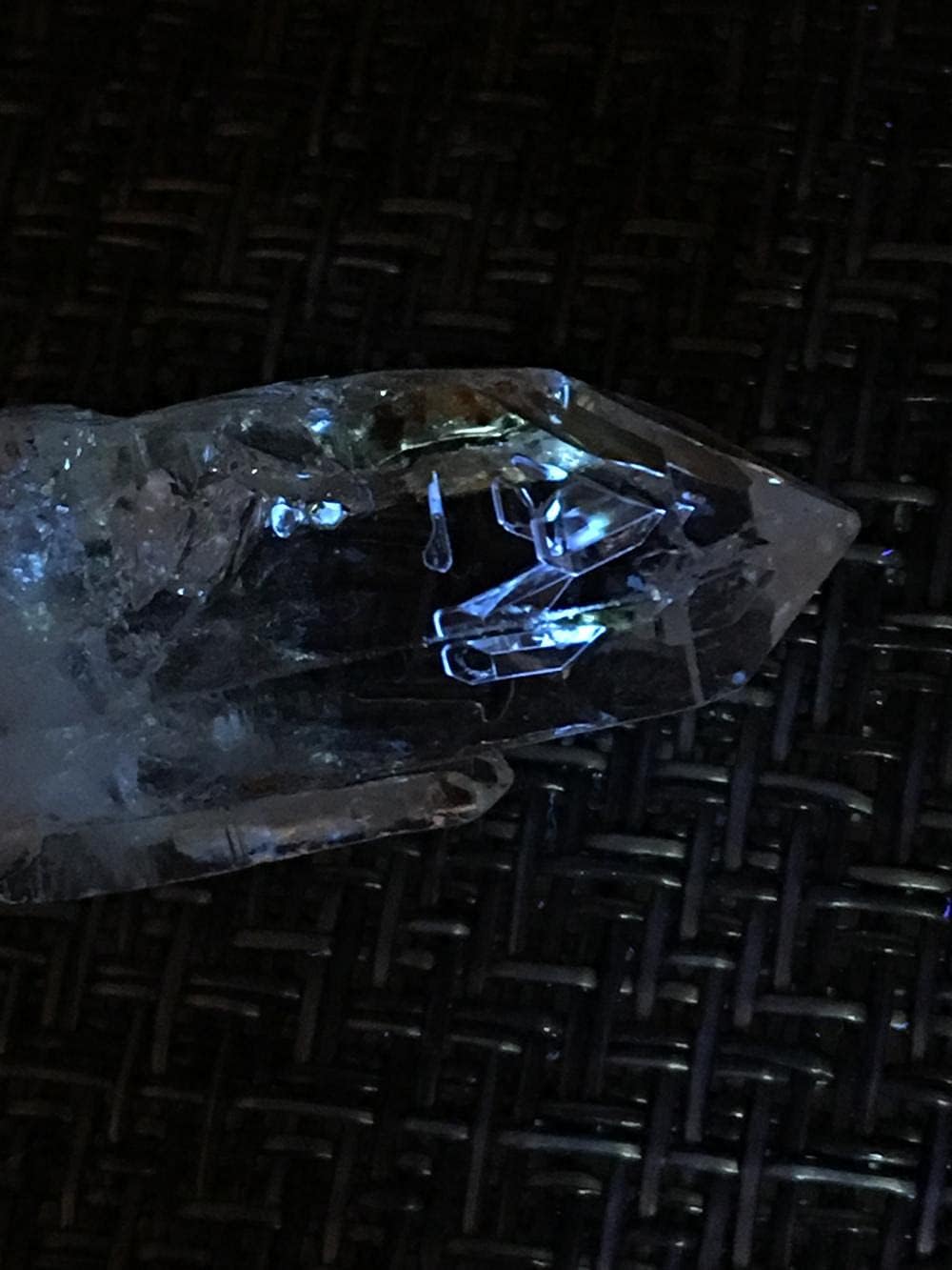 Pétroréfatériel fluorescent non endommagé Herkimer Diamant Quartz Crystal Diamond Du Pakistan 1PCS