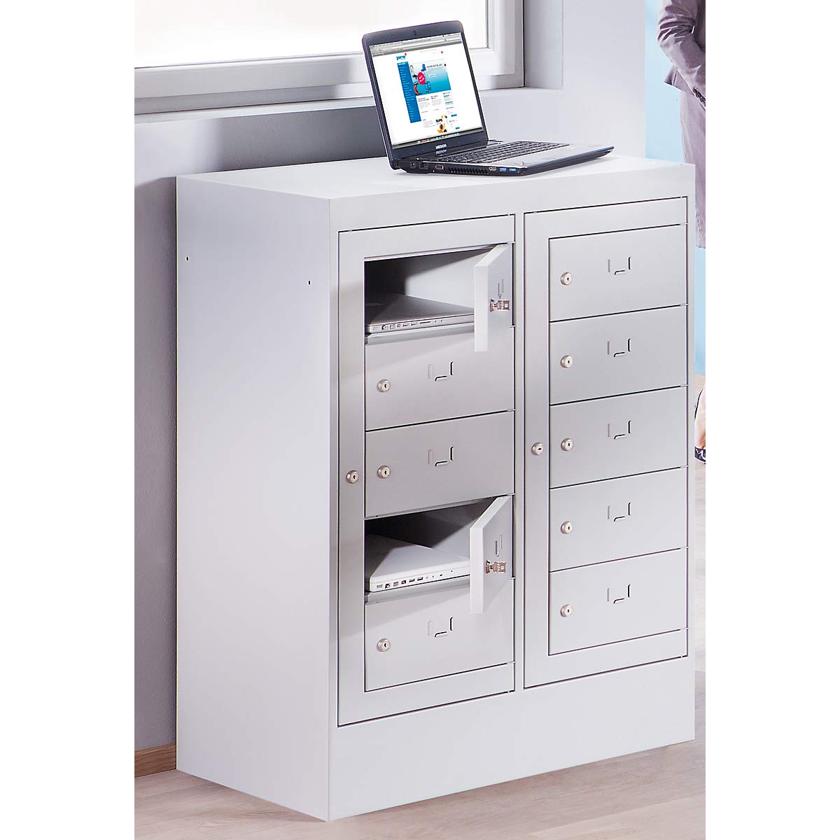 Certeo | Armoire pour Ordinateurs Portables | 10 casiers, h x l 1115 x 782 mm, gris clair