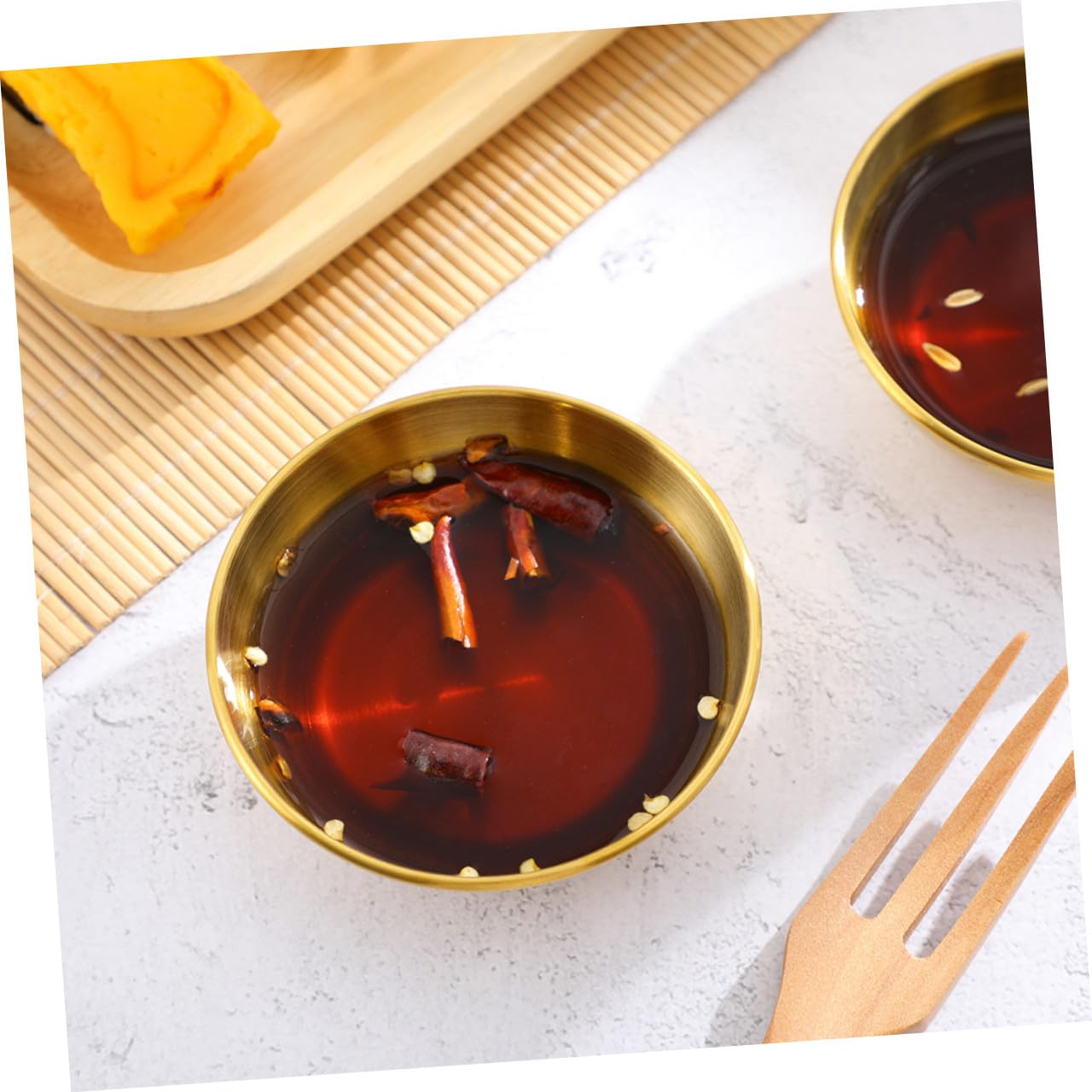 DOITOOL Juego de 8 Mini Platos de Aperitivo y Cuencos para Mojar en Acero Inoxidable Dorado, Resistente a Calor y Ácido, Diseño Simple para Restaurantes y Comedor