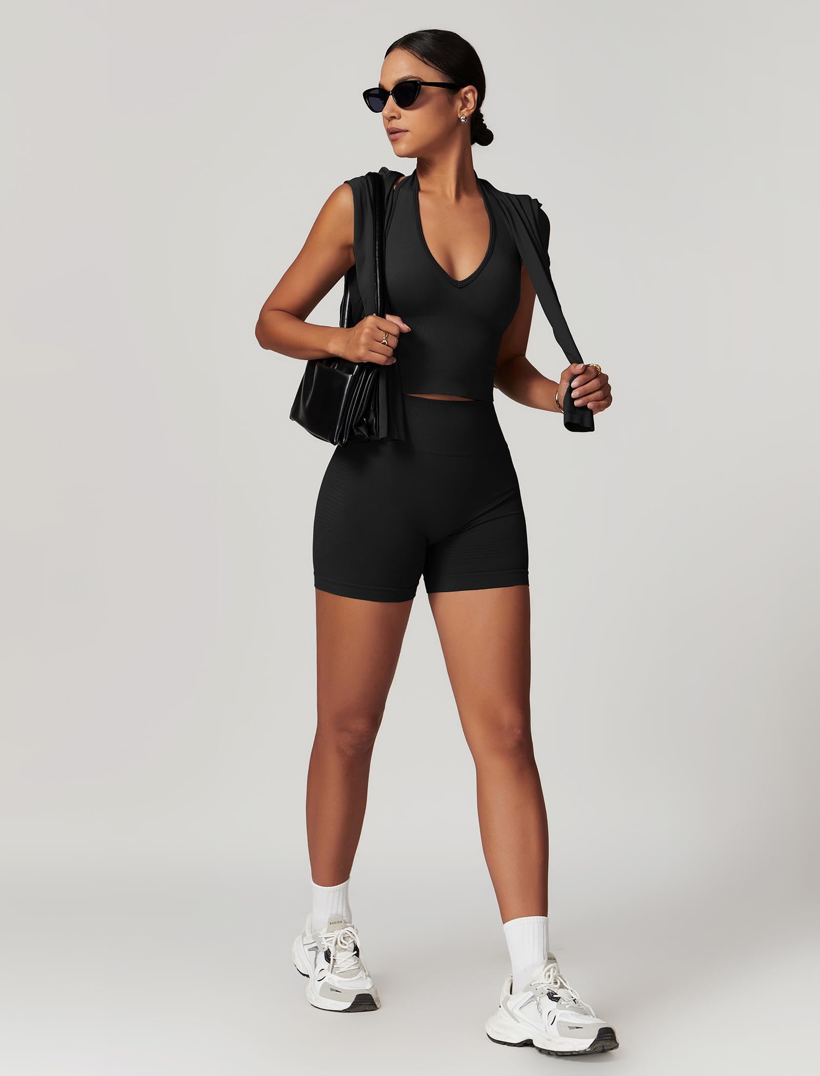 Odizli Conjunto de deporte para mujer, corto, cuello en V, sujetador + pantalones cortos de cintura alta, traje de gimnasio