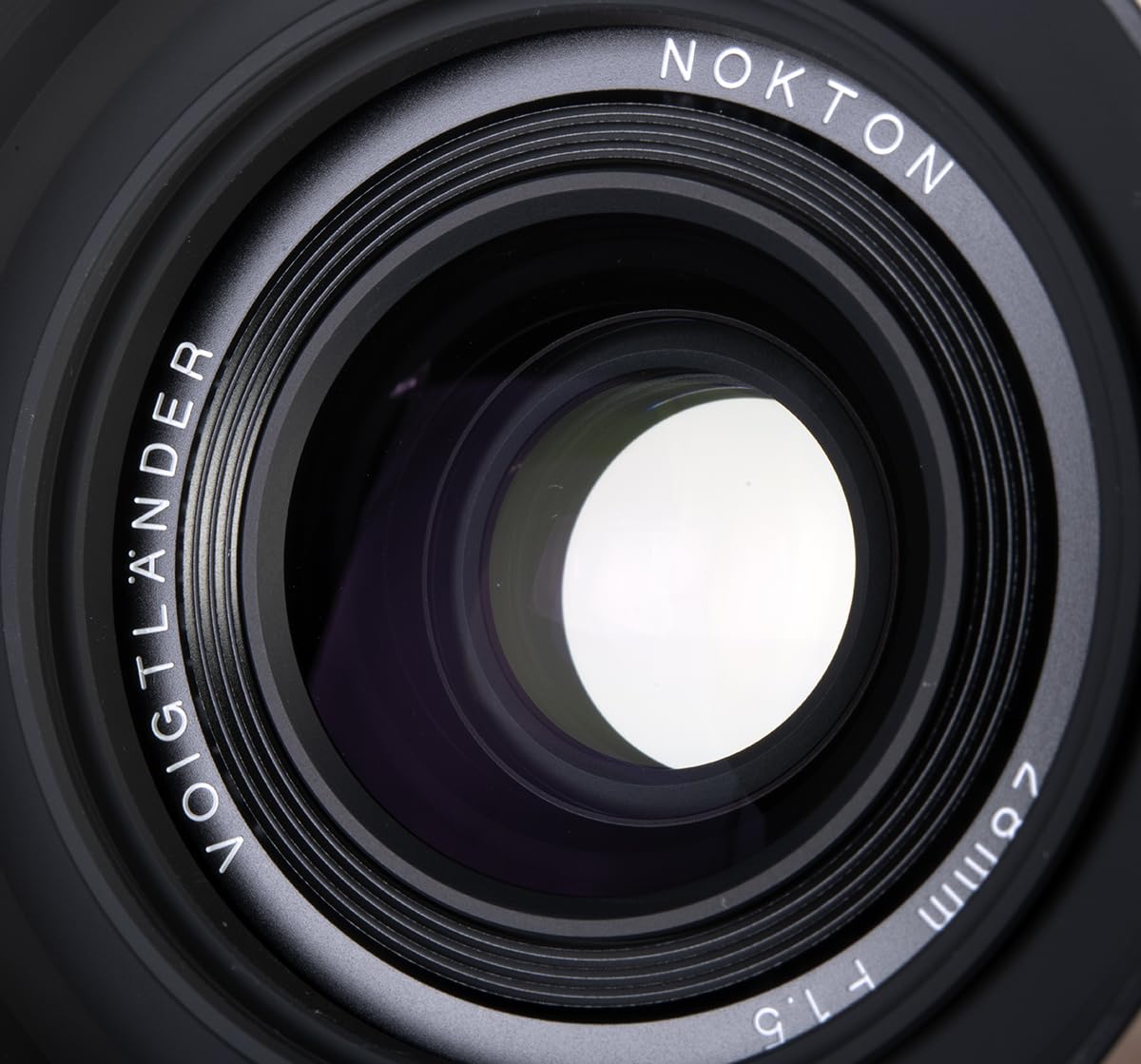 Amazon.com : Voigtlander Nokton 28mm f/1.5 Aspherical Lens