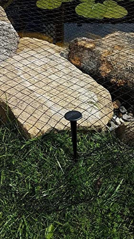 Hozelock - Pond Protection Net 4 x 6 m : Ideal for Protecting The Pond from Leaves, Large Debris and Predators, Supplied with 4 Stakes [1736 0000]