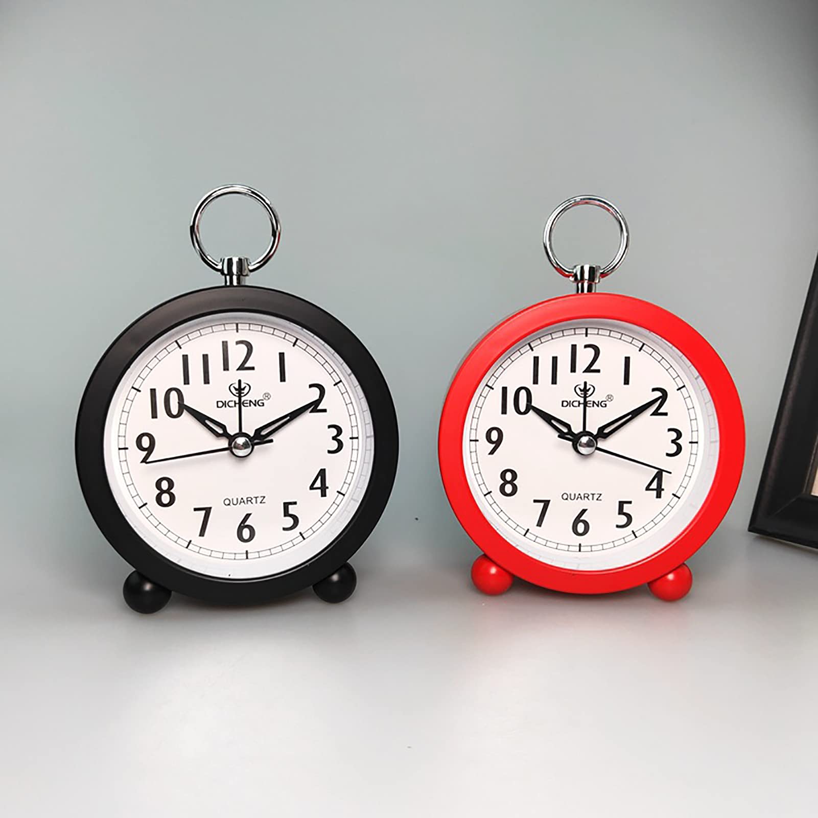 Reloj Despertador pequeño de Metal, Mini Despertador Digital de mesita de Noche, Mecanismo de Cuarzo, silencioso, sin tictac, para niños, Color Azul
