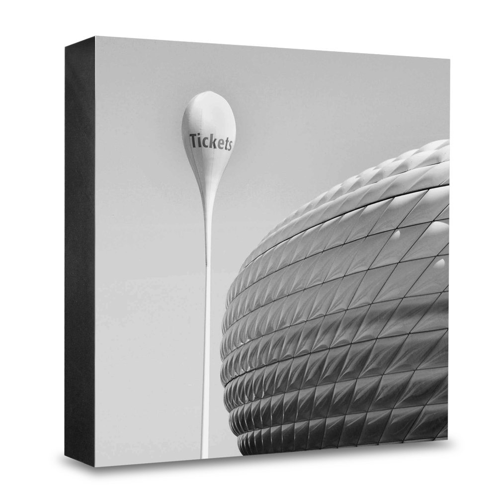 Tableau mural Munich Allianz-Arena en bois pour personnaliser votre salon moderne
