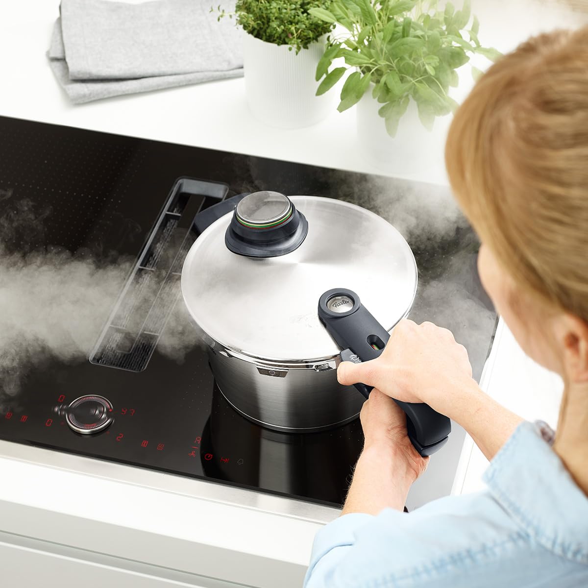 Fissler Vitavit Premium Pentola a pressione in acciaio inox 3.5 L, 22 cm, 4 livelli di cottura, incluso inserto, adatta a fornelli a induzione