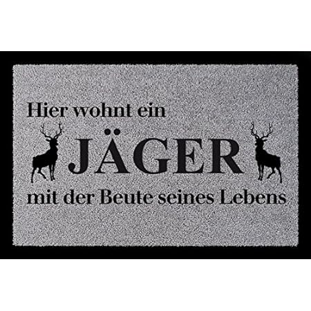 Interluxe Schmutzmatte Fussmatte Hier Wohnt Ein Jager Hobby Geschenk Dekomatte Jagen Spruch Hellgrau Amazon De Kuche Haushalt Wohnen