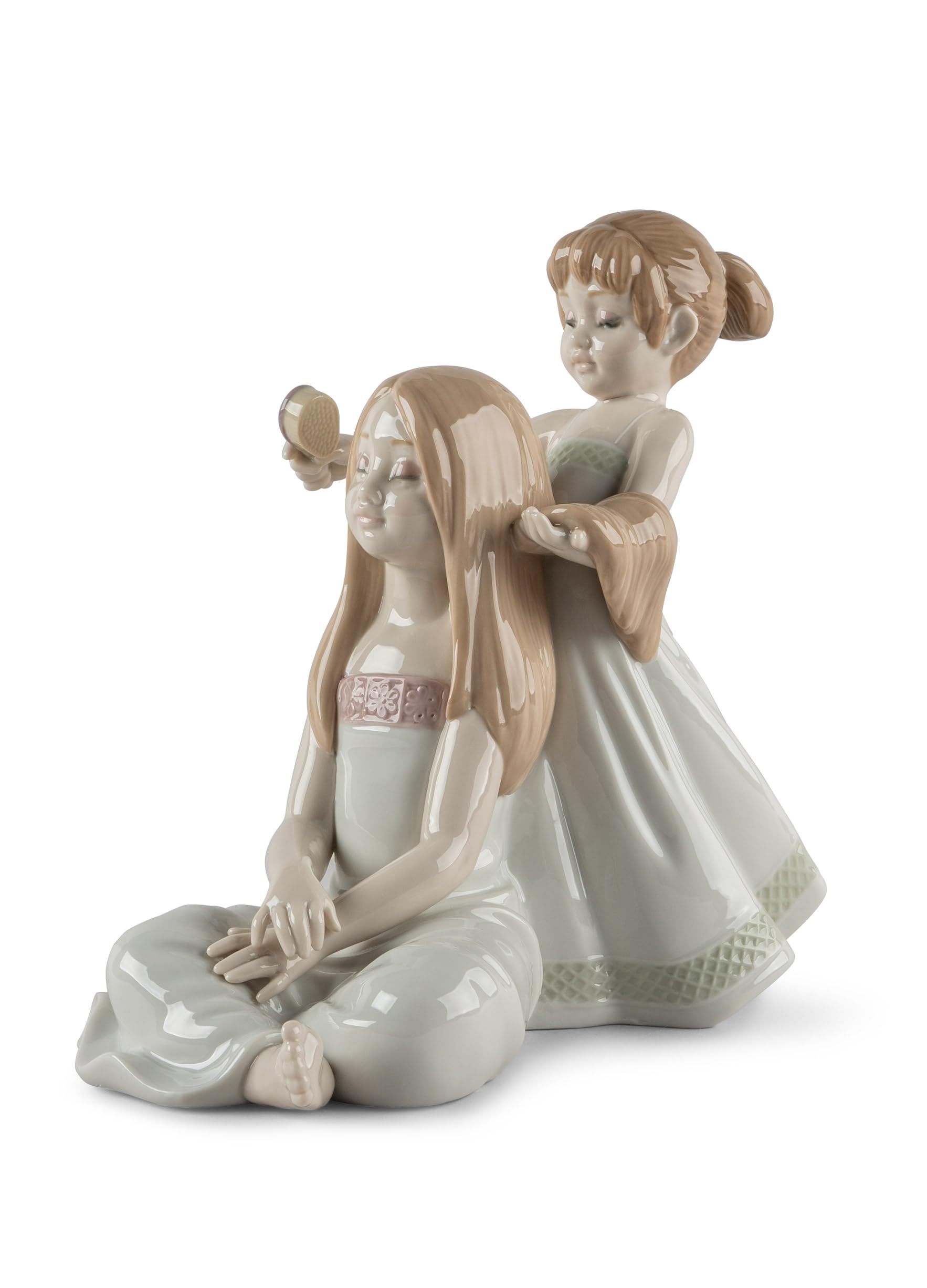 Amazon.com: LLADRÓ Porcelain Figure I Comb Your Hair. Piece