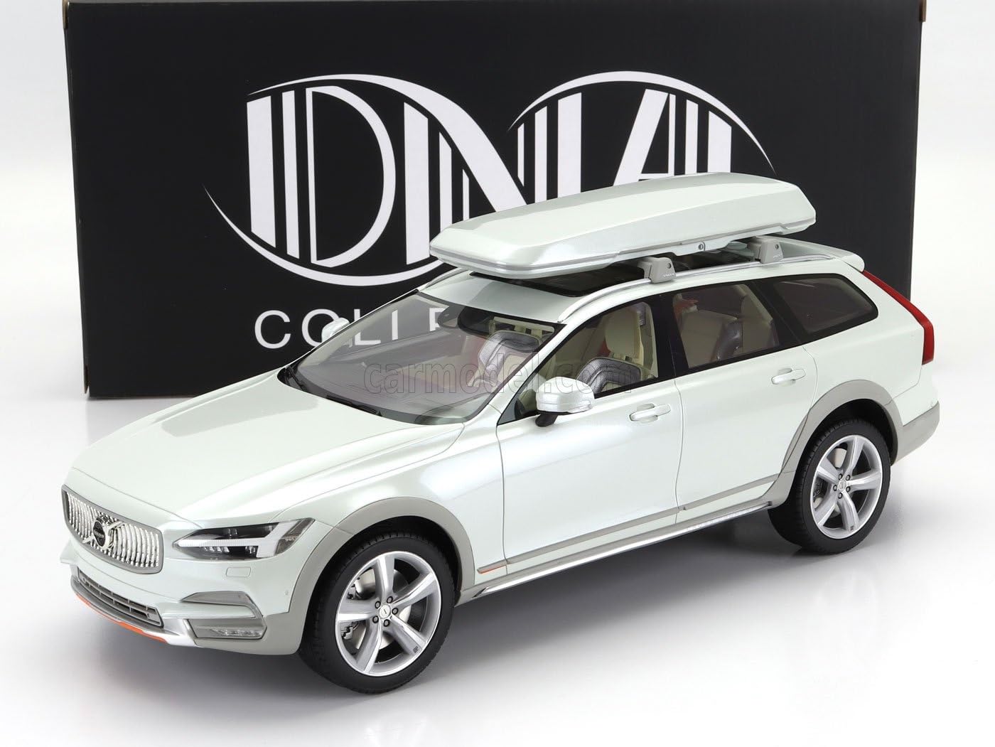 Amazon.co.jp: ミニカー 1/18 ボルボ V90 DNA COLLECTIBLES 1/18 VOLVO