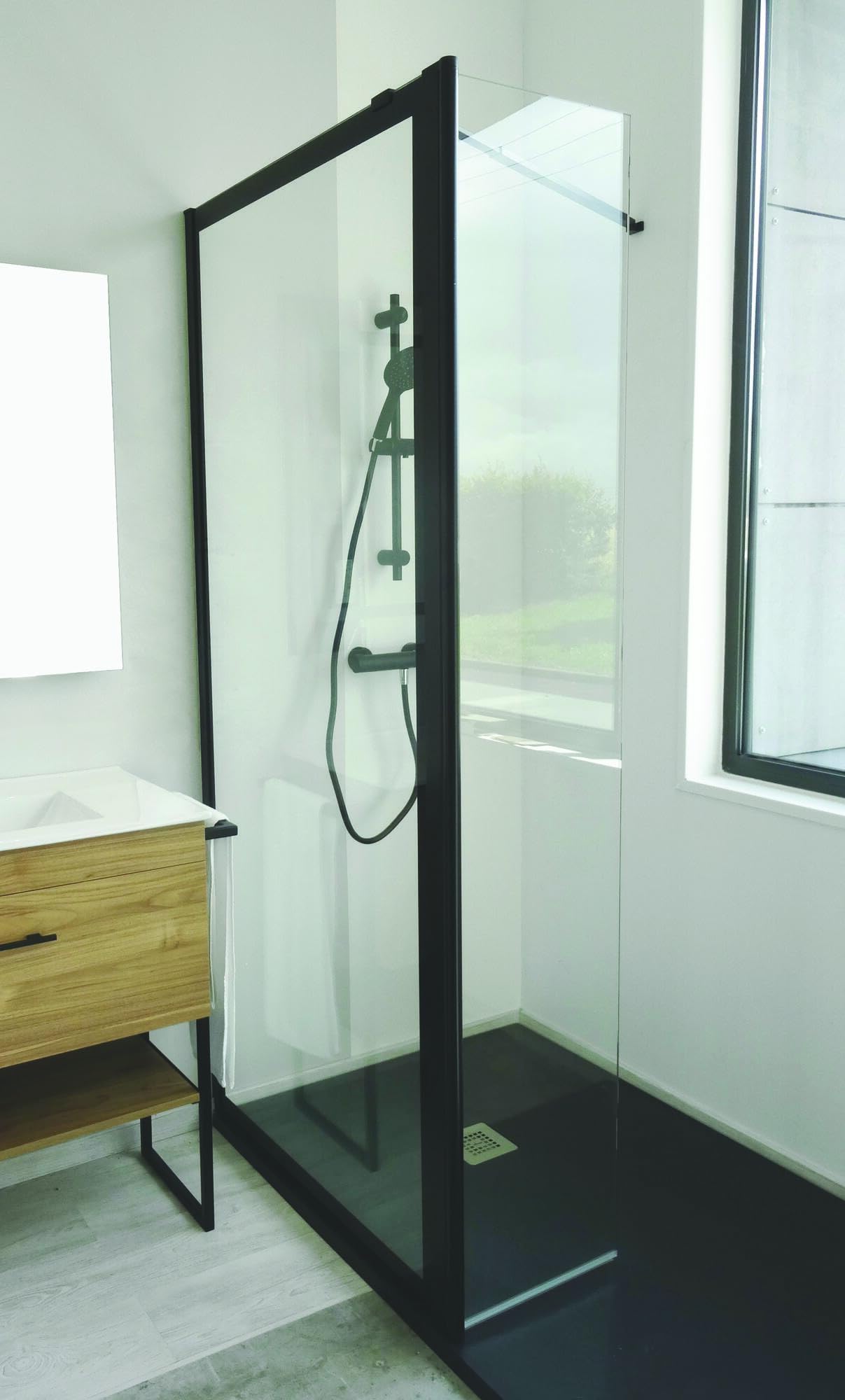 Deflector, Vidrio Templado, Tratamiento Antical, 40 x 200 cm, Negro | Vidrio Templado, Tratamiento Antical, Reversible, Acabado Negro Mate Elegante