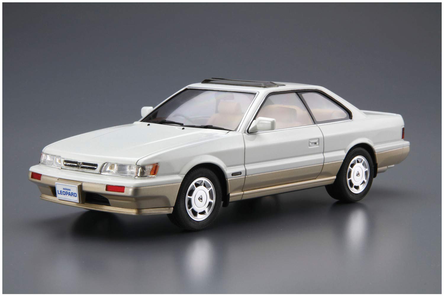 1/24 Y31シーマ 1/24 インシュランス Y31 シーマ '89 (ニッサン) - AOSHIMA