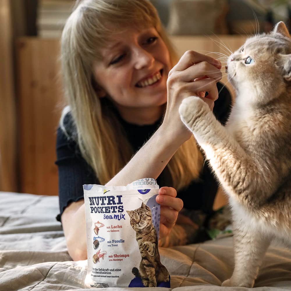 GimCat Nutri Pockets Sea Mix - Snack croccante per gatti con ripieno cremoso - 150 g
