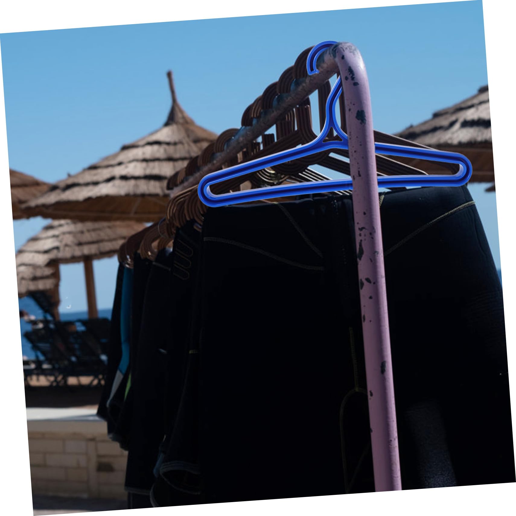 Percha para trajes de neopreno para viajes, diseño compacto y ahorra espacio para secar y almacenar trajes de buceo y natación, perfecto para uso doméstico y al aire libre