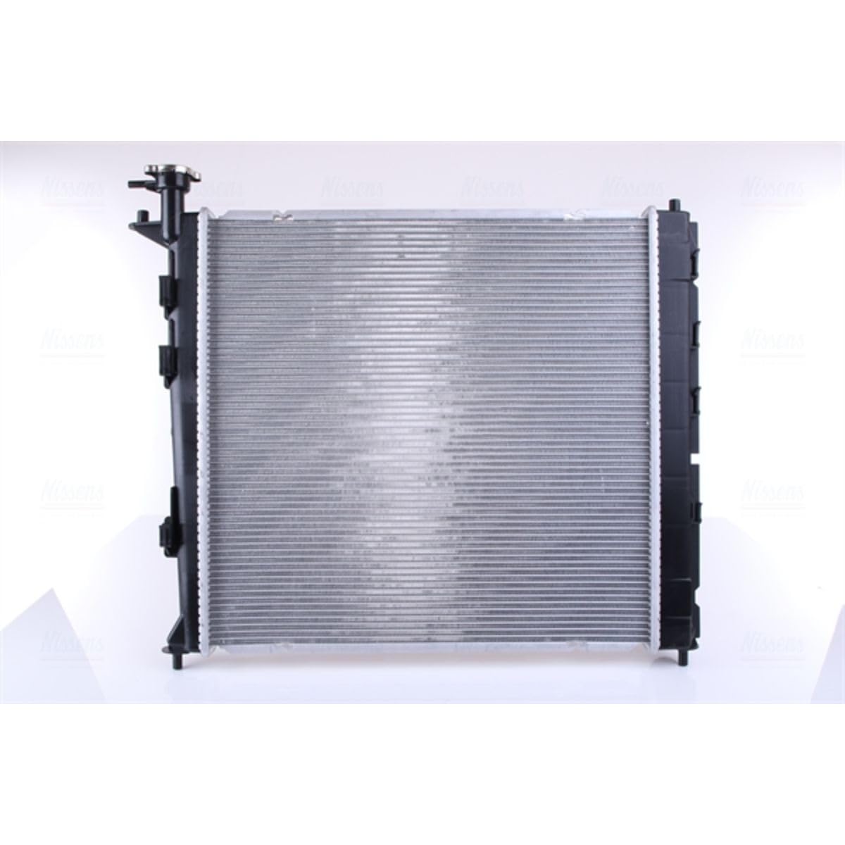 NISSENS Radiatore, Raffreddamento motore 66762 Compatibile con: KIA CARENS IV