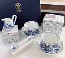 カールスバード  ブルーオニオン   招き猫   左右２点セット   新品箱付き Amazon.co.jp: ブルーオニオン 招き猫(左手)人・縁を招く招福猫