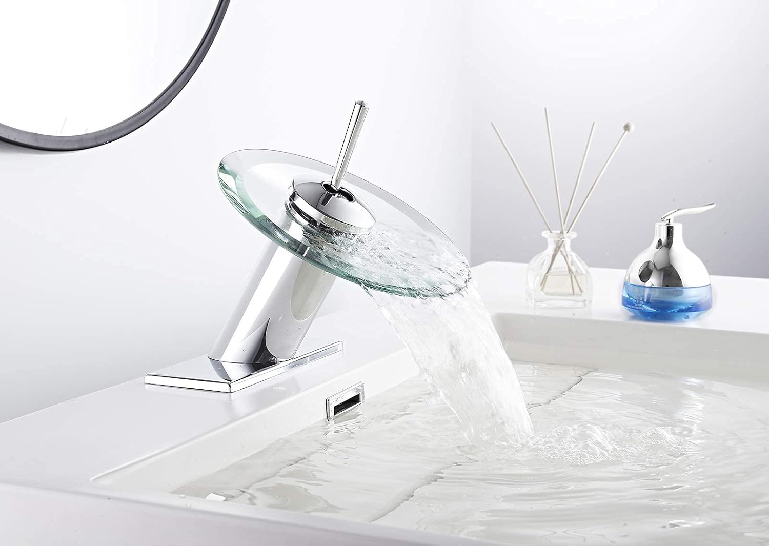 Chrome Bathroom Faucet Waterfall Glass Spout Single Handle Bathroom Sink Faucet One Hole Lavatory Basin Sink Mixer Tap Modern Deck Mount Plumbing Fixtures Unique Designer Matching Drain with Overflow