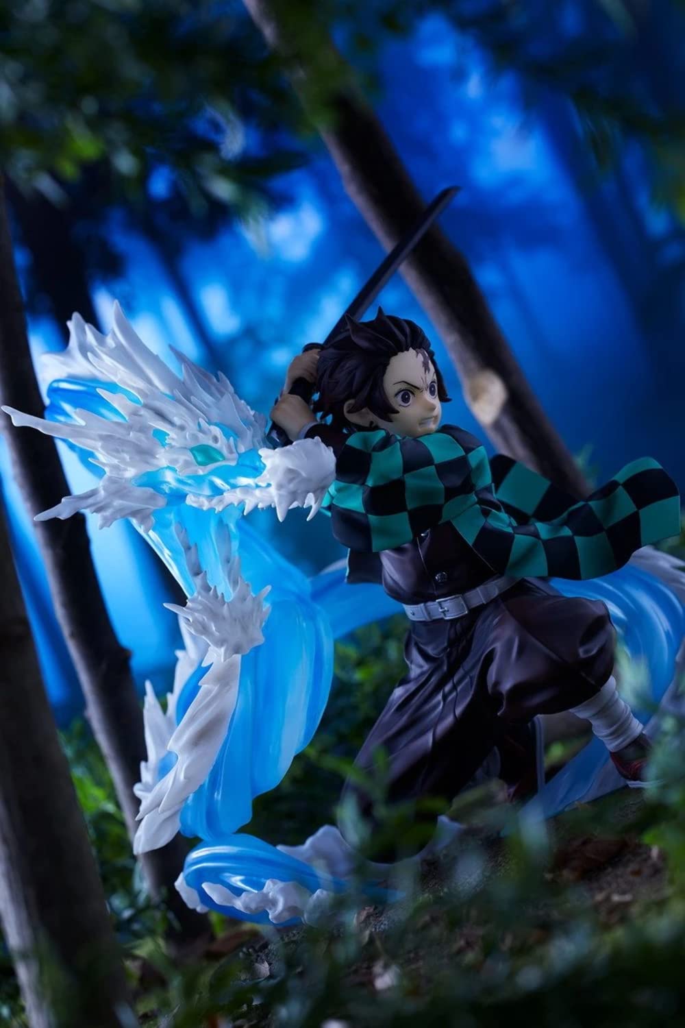 Amazon 鬼滅の刃 竈門炭治郎 豪華版 1 8完成品フィギュア アニプレックスプラス限定 フィギュア・ドール 通販