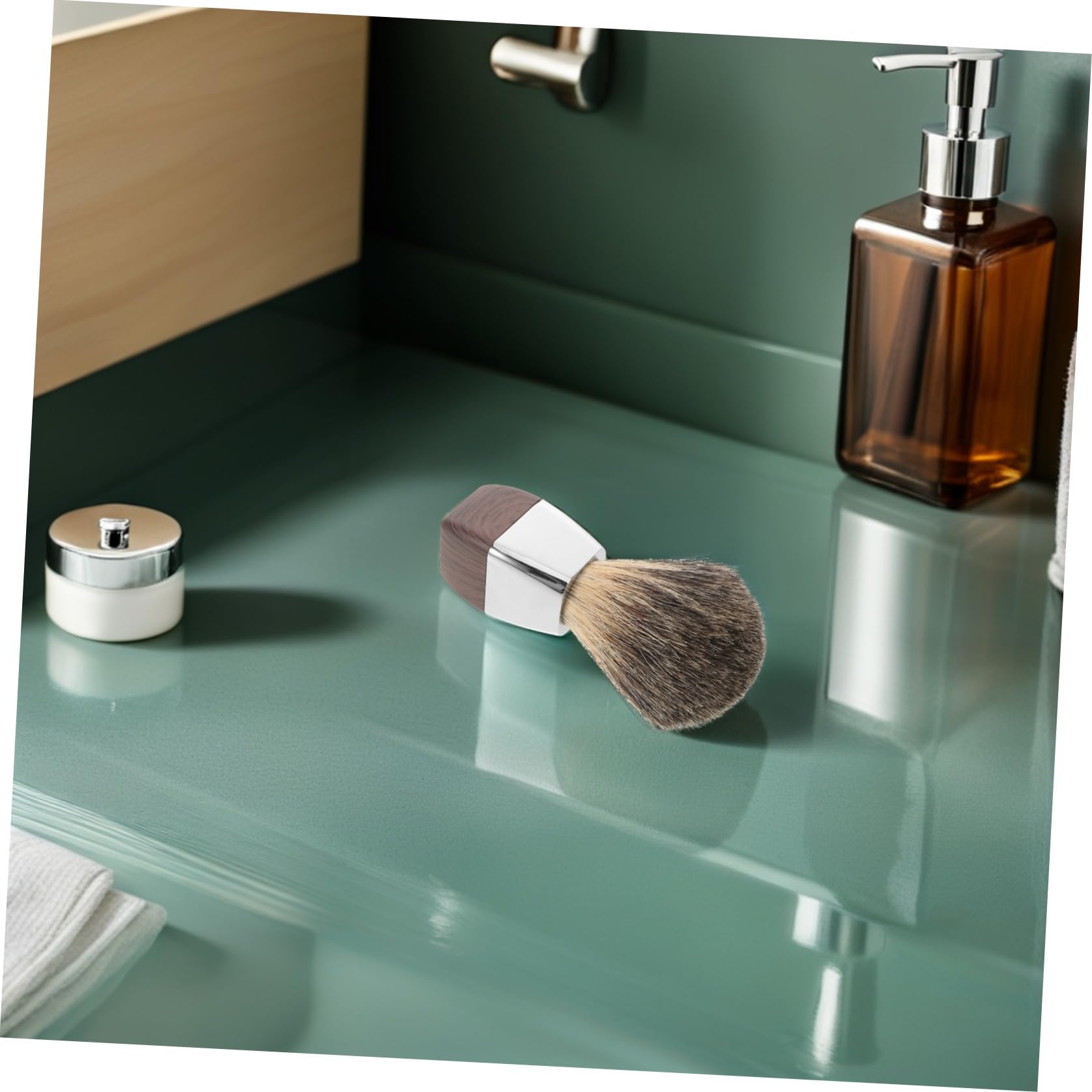 VICASKY Pennello da Barba per Uomo con Setole di Tasso Morbide Manico in Legno Elegante Spazzola Portatile per Peli del Viso per Rasatura Delicata e Cura della Barba