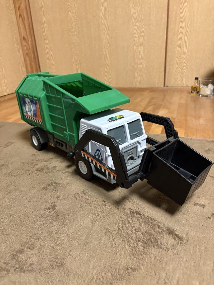 ごみ収集車 おもちゃ アメリカ Garbage Truck Amazon.co.jp: アメリカ ガーベージトラック ゴミ収集車 ハワイ : おもちゃ