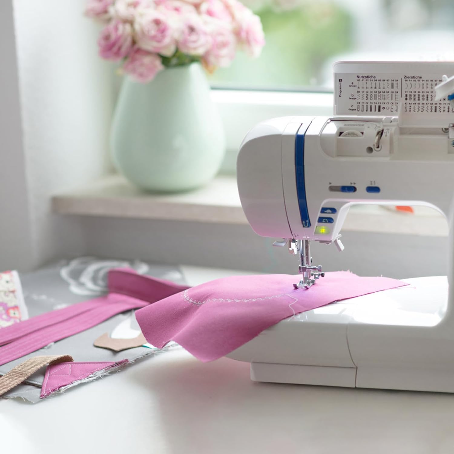 Pack of 30 Plain Cotton Fabric, 20 x 25 cm Patchwork Fabric Package, Colourful Fabric Package Made of 100% Cotton, Fabrics for Crafts, Sewing and Quilting, DIY Crafts and Crafts