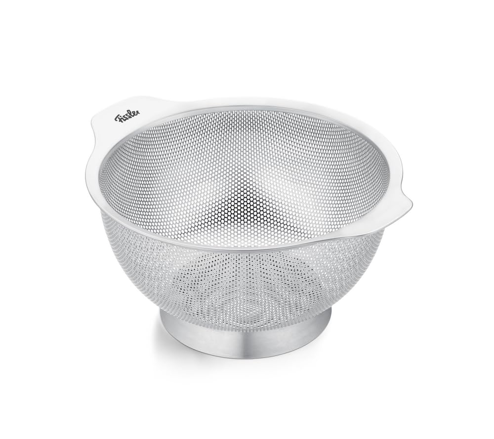 Fissler Essential Edelstahl-Sieb 24 cm – Küchensieb aus Edelstahl 18/10, Nudel-Seiher voll perforiert, hygienischer Standfuß, spülmaschinengeeignet