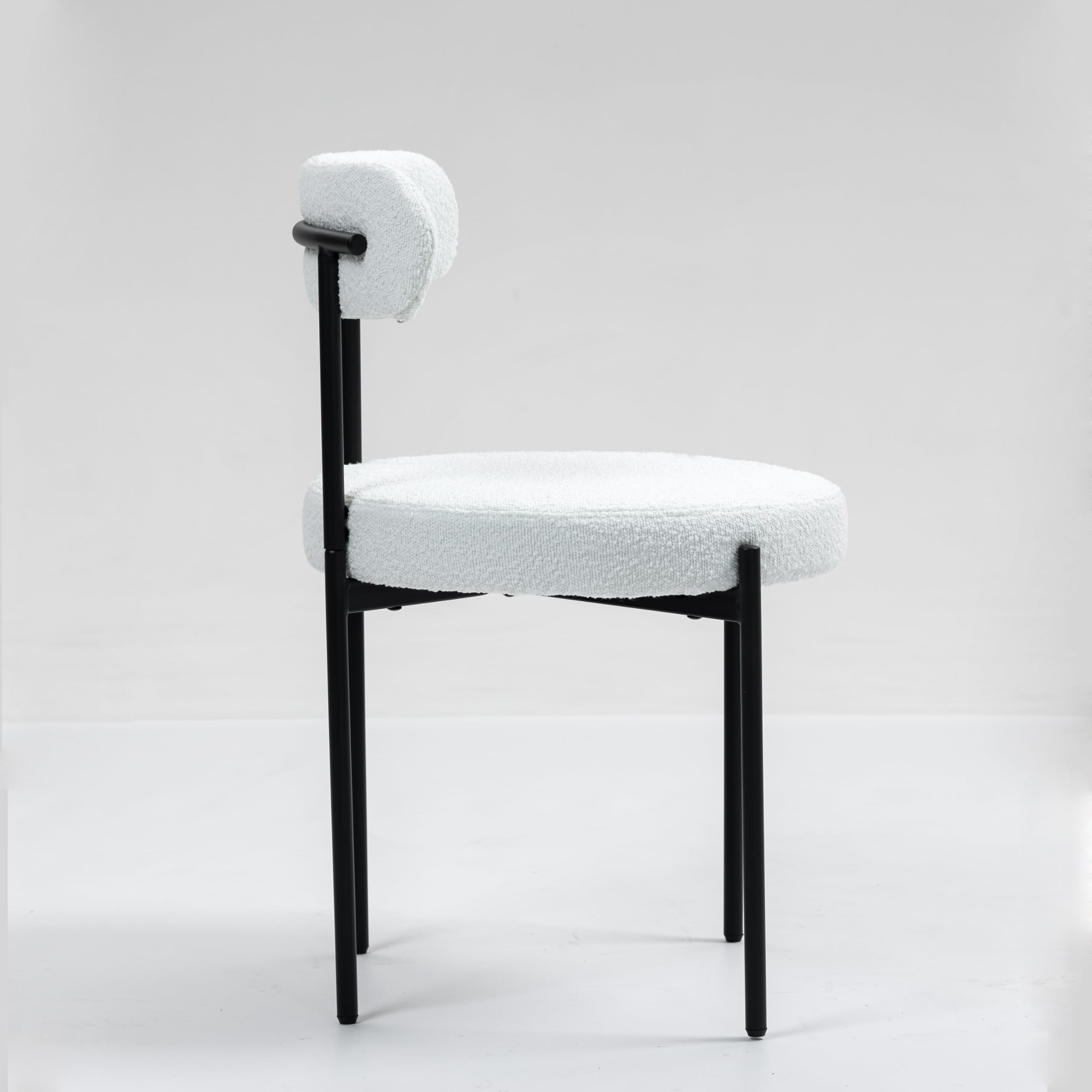 Midcentury - Juego de 2 sillas de comedor modernas de tela blanca vintage con diseño de boucle, acogedoras sillas tapizadas con patas de metal negro para cocina, comedor y bistró 3