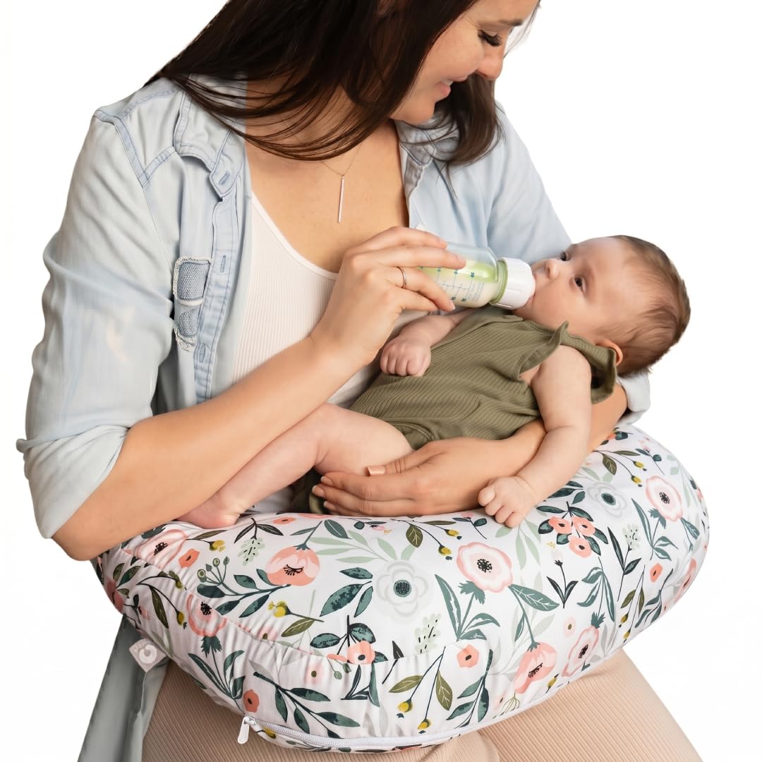 Boppy Coussin d'allaitement – Fleurs de Jardin Roses – Coussin Plus Grand, Plus Grand et Plus de Soutien pour l'allaitement et Le biberon – Remplissage Plus Ferme, Levage Plus élevé, Plus Grande